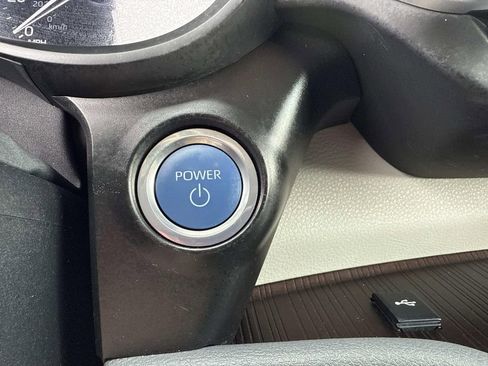 Used 2024 Toyota Sienna XLE image 33