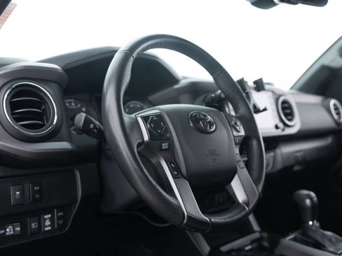 Used 2021 Toyota Tacoma TRD Sport image 27