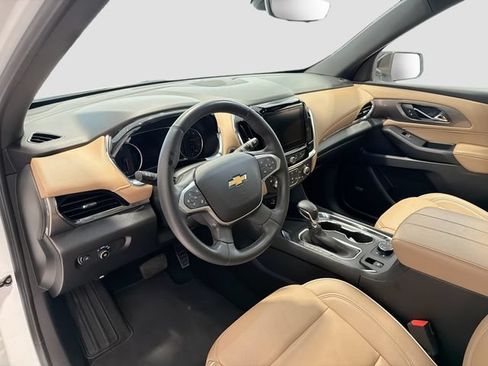 Used 2023 Chevrolet Traverse Premier AWD/4WD image 8