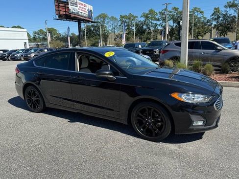 Used 2019 Ford Fusion SE w/ Equipment Group 151A image 17
