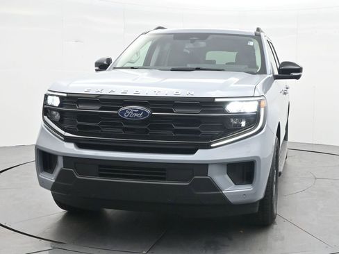 New 2026 Ford Expedition Active image 2