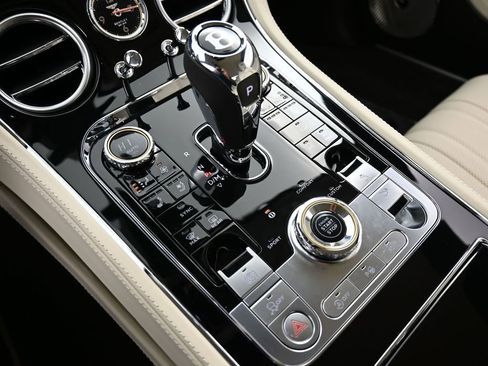 Used 2024 Bentley Continental GT image 22