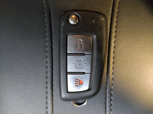 Used 2018 Nissan Rogue S AWD/4WD image 32