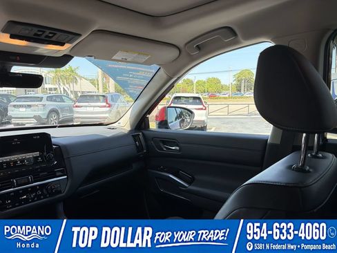 Used 2024 Nissan Pathfinder SL w/ SL Premium Package FWD image 13