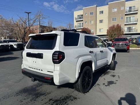 New 2025 Toyota 4Runner 4WD image 5
