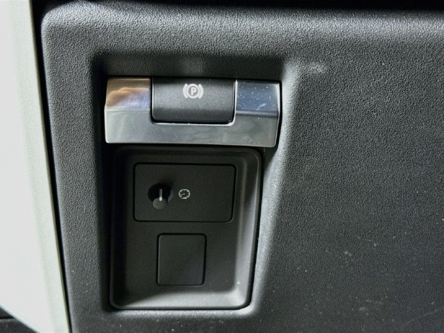 Used 2024 Land Rover Defender 110 S AWD/4WD image 10