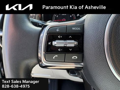 Certified 2023 Kia Sorento S w/ Panoramic Sunroof Package image 12