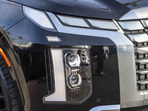 Used 2023 Hyundai Palisade Calligraphy image 4