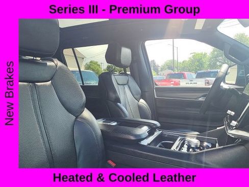 Used 2023 Jeep Wagoneer Series III w/ Premium Group I AWD/4WD image 3