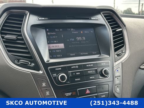 Used 2018 Hyundai Santa Fe SE w/ Cargo Package image 16