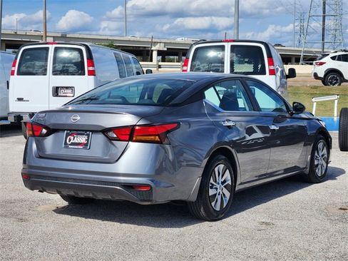 Used 2024 Nissan Altima 2.5 S image 7