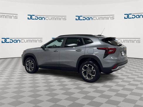 New 2026 Chevrolet Trax LT image 6