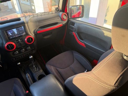 Used 2014 Jeep Wrangler Sahara w/ Dual Top Group AWD/4WD image 7