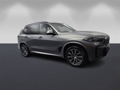 Used 2026 BMW X5 xDrive40i w/ M Sport Package image 1