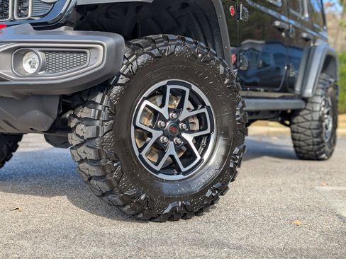 Used 2025 Jeep Wrangler Rubicon image 34