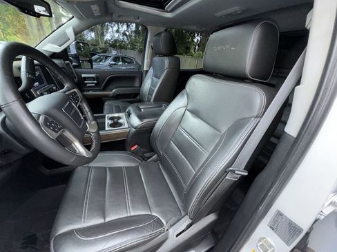 Used 2018 GMC Sierra 3500 Denali w/ Duramax Plus Package image 13