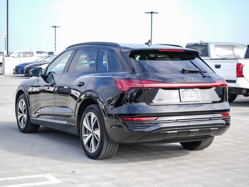Used 2024 Audi Q8 e-tron Premium AWD/4WD image 9