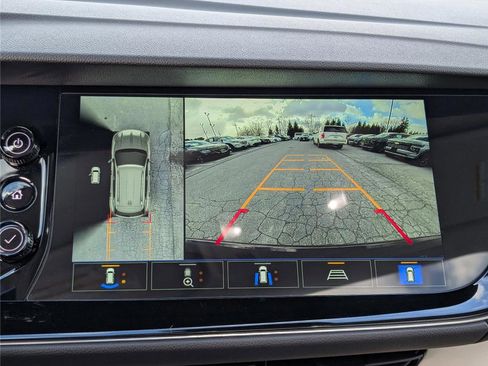 Used 2023 Buick Envision Avenir image 34