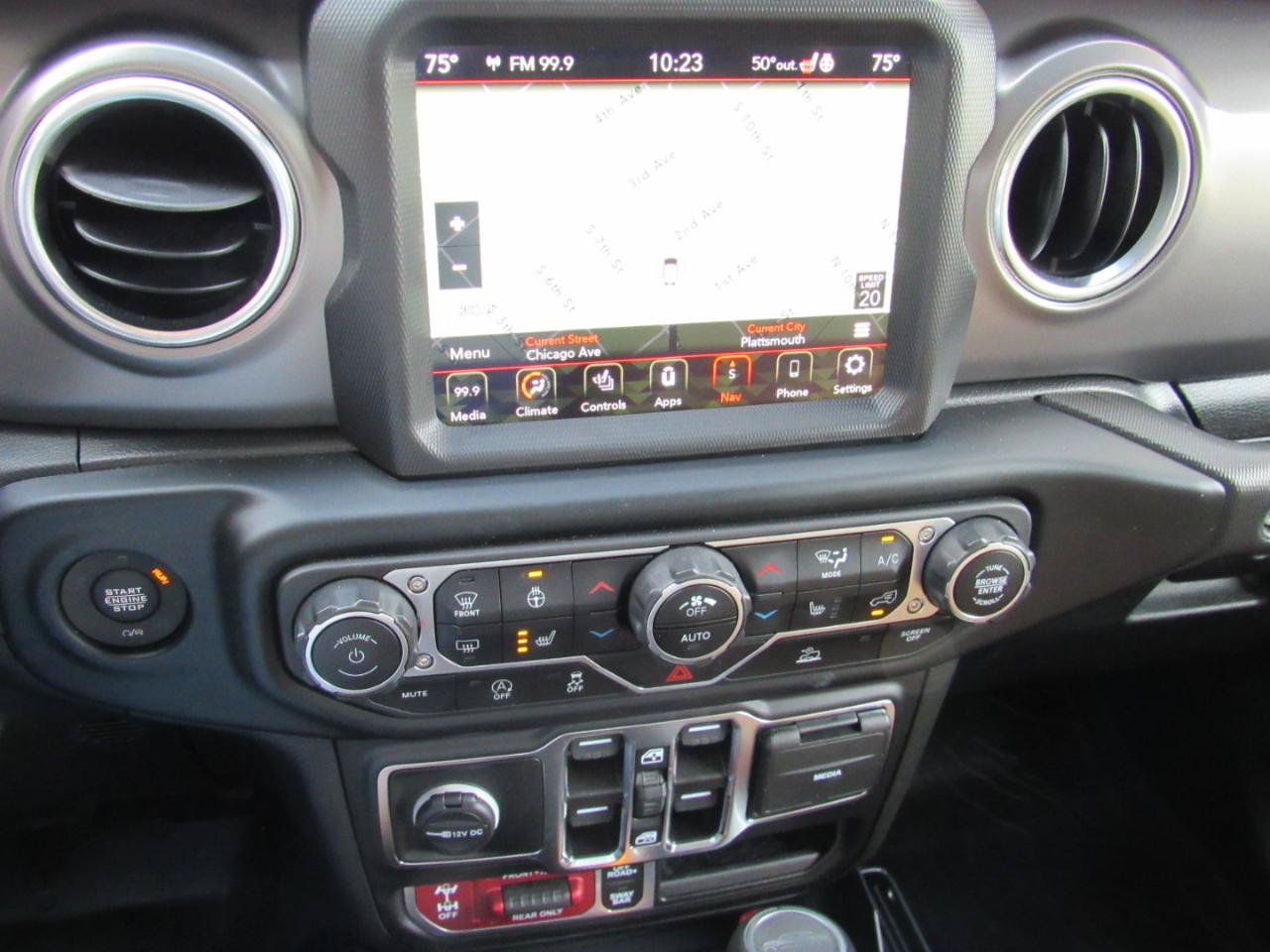 Used 2023 Jeep Gladiator Rubicon w/ Cold Weather Group AWD/4WD image 29