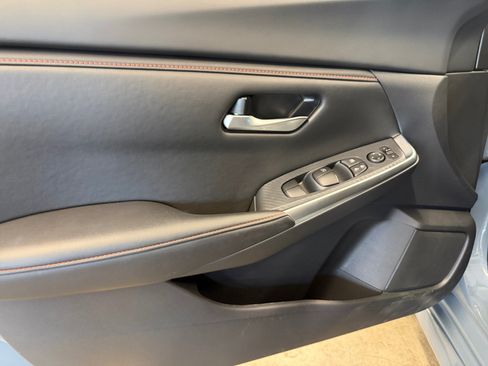 Used 2025 Nissan Sentra SR FWD image 26