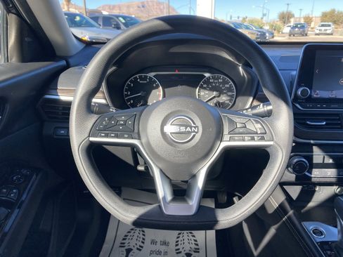 Used 2023 Nissan Altima 2.5 SV image 17