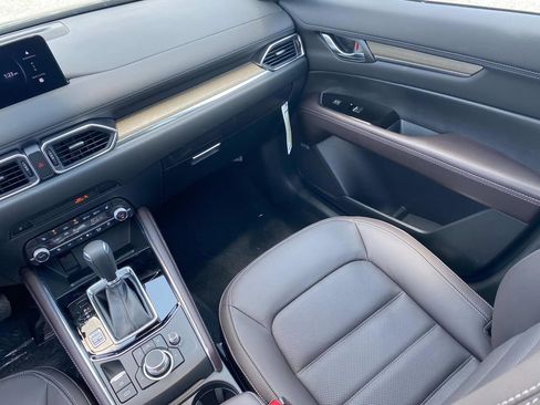 New 2025 MAZDA CX-5 Signature image 28