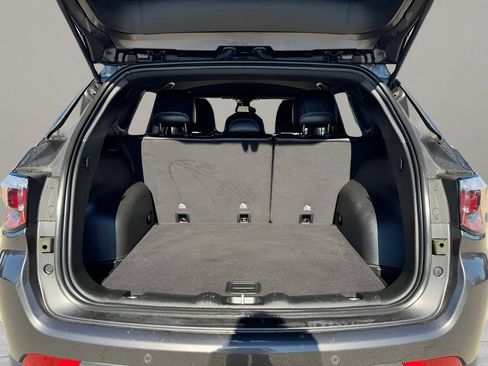 Used 2023 Jeep Compass Limited image 9