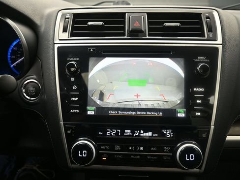 Used 2018 Subaru Outback 2.5i Limited AWD/4WD image 12