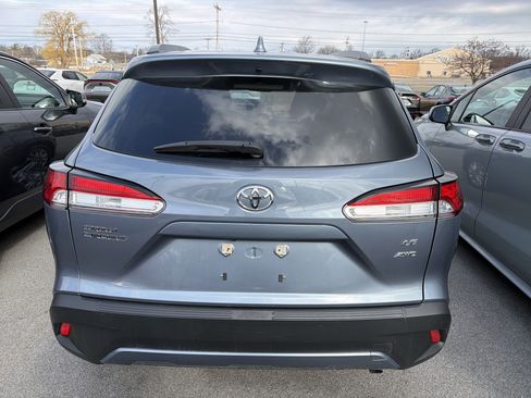 Used 2024 Toyota Corolla Cross LE image 5