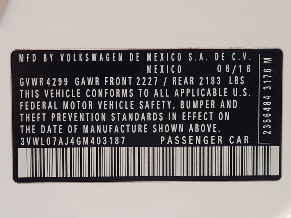 Used 2016 Volkswagen Jetta SEL w/ Lighting Package FWD image 33
