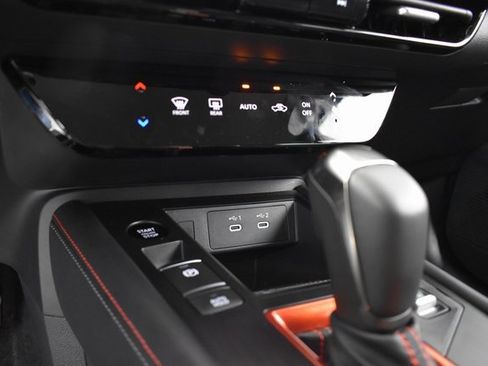 Certified 2025 Nissan Kicks SR image 18