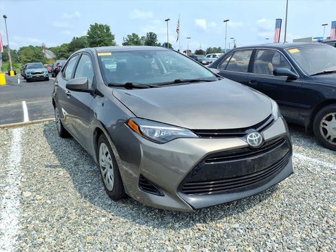 Used 2017 Toyota Corolla LE FWD image 10