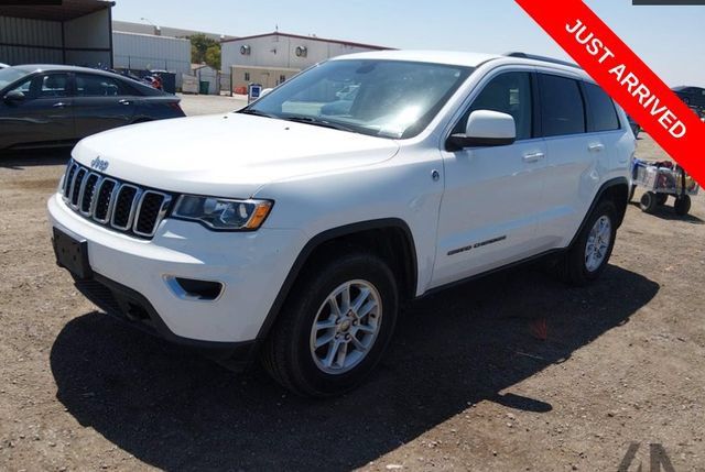 Used 2019 Jeep Grand Cherokee Laredo AWD/4WD image 2