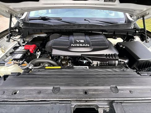 Used 2020 Nissan Titan SV w/ SV Convenience Package image 30