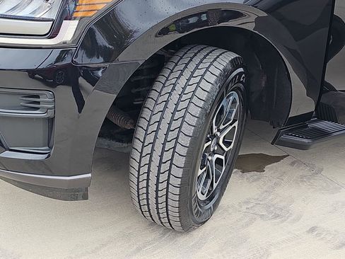 Used 2024 Ford Expedition Max XLT image 37