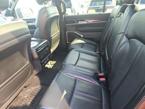 Used 2024 Jeep Wagoneer L 4WD w/ Premium Group I image 16
