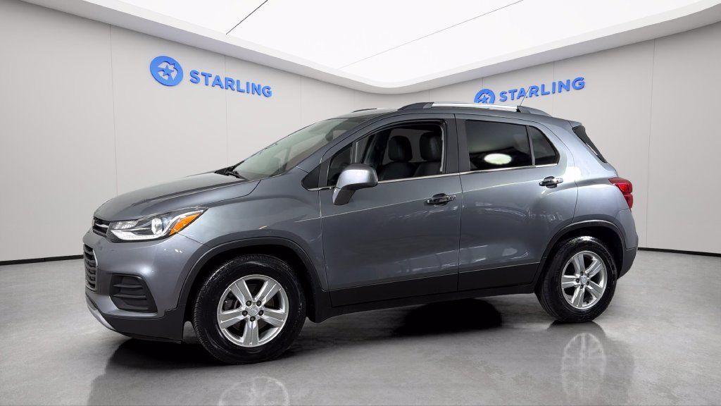 Used 2020 Chevrolet Trax LT w/ LT Convenience Package FWD image 2