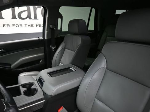Used 2020 Chevrolet Tahoe LT w/ Luxury Package AWD/4WD image 16