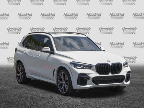 Used 2022 BMW X5 xDrive40i w/ M Sport Package AWD/4WD image 2