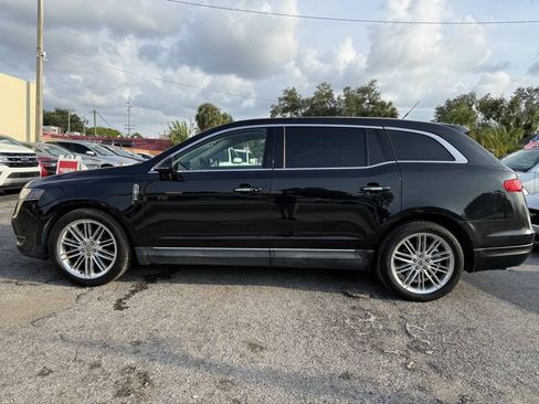 Used 2013 Lincoln MKT AWD image 4