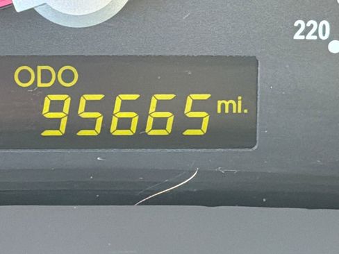 Used 2014 Kia Sedona LX w/ Power Package image 23