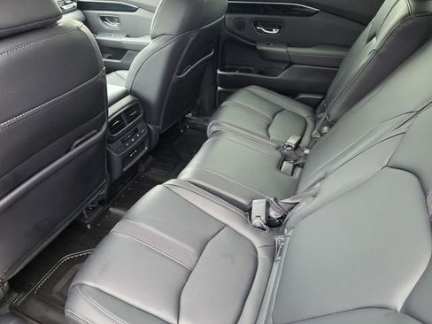 Used 2025 Honda Pilot Touring image 27