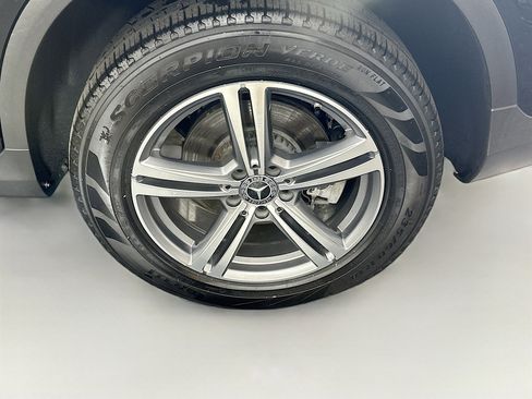 Used 2022 Mercedes-Benz GLC 300 GLC 300 w/ Premium Package Lite image 11