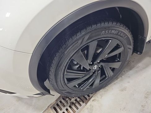 Used 2017 Nissan Murano Platinum w/ Platinum Technology Package image 28