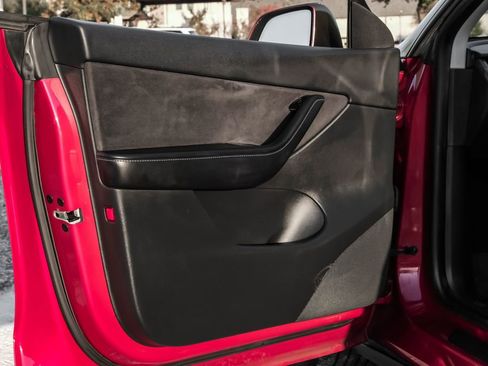 Used 2021 Tesla Model Y 2WD image 47