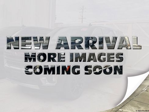 Used 2023 GMC Yukon SLT image 1