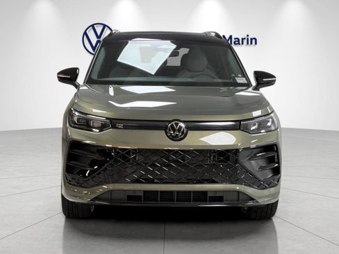 New 2026 Volkswagen Tiguan SE R-Line AWD/4WD image 8
