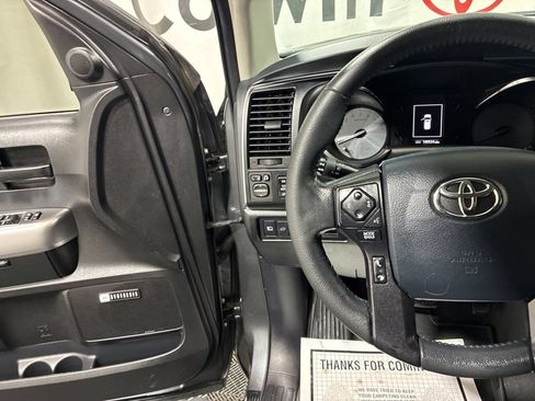 Used 2020 Toyota Sequoia TRD Pro AWD/4WD image 28