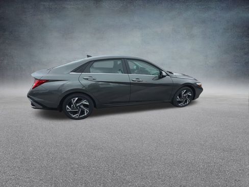New 2025 Hyundai Elantra Limited image 23