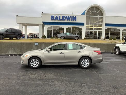 Used 2013 Nissan Altima 2.5 S image 4